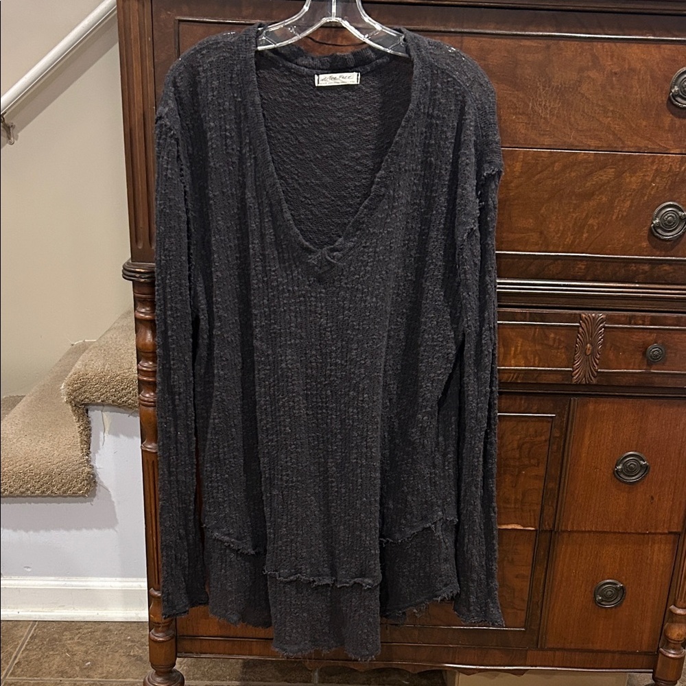 We The Free Oversized Charcoal Long Sleeve Top Women’s Size M